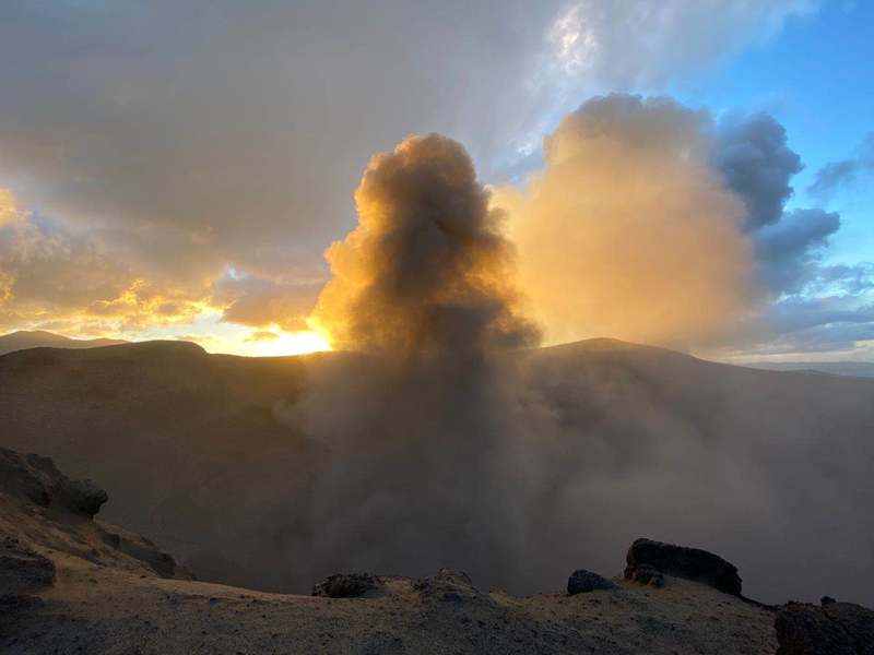 mount yasur active volcano